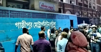 প্রিজন ভ্যানে ‘জয় বাংলা’ স্লোগান, অন্যায়ভাবে আটকের অভিযোগ