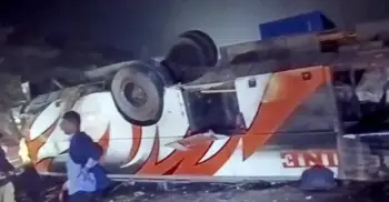 কুমিল্লায় বাস উল্টে মাইক্রোবাসে ধাক্কা, নিহত ২