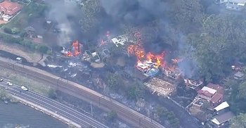 অস্ট্রেলিয়ার পর ভয়াবহ অবস্থা নিউজিল্যান্ডে: দমকলকর্মীর মৃত্যু, পরিস্থিতি অবনতির শঙ্কা