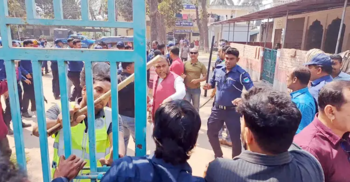 রাশেদ খানের সামনেই বিএনপি নেতাকর্মীদের সংঘর্ষ, পুলিশসহ আহত ১০
