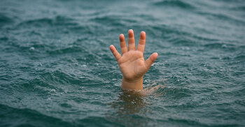 বাইসাইকেলসহ পুকুরে পড়ে প্রাণ গেলো দুই শিশুর