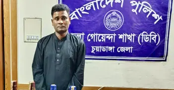 চুয়াডাঙ্গায় ডিবির অভিযানে মদসহ ভারতীয় নাগরিক আটক