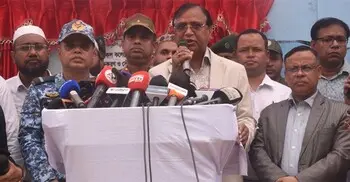 ফুটপাতে ব্যবসা করতে লাগবে লাইসেন্স