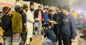 খালেদা জিয়ার সুস্থতা কামনা, ঢাবিতে অসহায়দের মাঝে খাবার বিতরণ