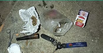 মধ্যরাতে ঢাবির হলে গাঁজা সেবনকালে ছাত্রদল কর্মীসহ আটক ৪