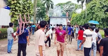 নতুন ভিসি নিয়োগ প্রত্যাখ্যান করে শিক্ষার্থীদের বিক্ষোভ, সংঘর্ষ