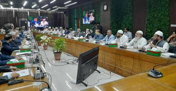 নতজানু হবেন না, নিরপেক্ষ ও শক্ত ভূমিকা নিন: ইসিকে ৬ দল