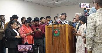 No worries, election atmosphere festive: EC