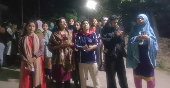 হাদি হত্যার বিচার দাবিতে ইডেন ছাত্রীদের বিক্ষোভ