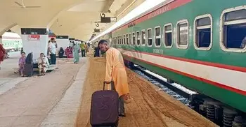 ঈদে সরকারি ছুটির আওতার বাইরে থাকবেন যারা