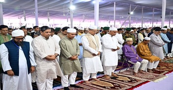 President, PM offer Eid-ul-Azha prayers at National Eidgah