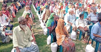 যশোরে ঢাবি ফোরামের উদ্যোগে ঈদ উপহার বিতরণ