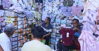 জমজমাট ঈদের পাইকারি বাজার, খুচরা ব্যবসায়ীদের যা জানা জরুরি