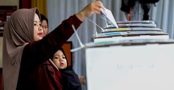 Indonesians vote to replace President Jokowi, candidates call for clean election