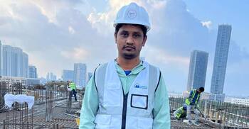 আমিরাতে তপ্ত রোদে কাজ, মেলে না ছুটি