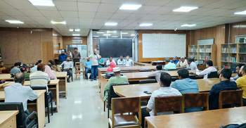 Govt employees observe one-hour work abstention