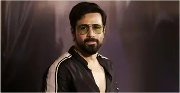 বাথরুমে লুকিয়ে রক্ষা পান ইমরান হাশমি