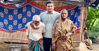 মুন্সী এনায়েতের হাত ধরে ভাগ্যবদল জন্মান্ধ গফুর মল্লিকের