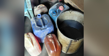 সিদ্ধিরগঞ্জে অবৈধভাবে তেল মজুত, ৯০০ লিটার জ্বালানি উদ্ধার