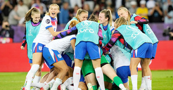 রেকর্ডময় ম্যাচে টাইব্রেকারে সুইডেনকে হারিয়ে সেমিতে ইংল্যান্ড