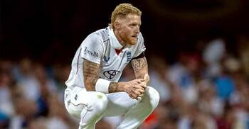 ইংল্যান্ডের বাজে ফিল্ডিংয়ের দিনে ৪৪ রানে এগিয়ে অস্ট্রেলিয়া