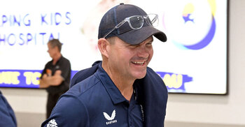 Mott steps down as England white-ball coach