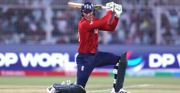 ব্যান্টনের ব্যাটে জয়ে ফিরলো ইংল্যান্ড