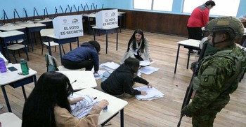 মার্কিন সামরিক ঘাঁটি স্থাপনসহ যে ৪ প্রশ্নে ইকুয়েডর জনগণের ‘না’ ভোট