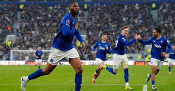 বেতোর জোড়া গোলে চেলসিকে উড়িয়ে দিল এভারটন