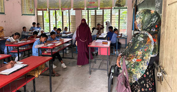 শিক্ষকরা কর্মবিরতিতে, বার্ষিক পরীক্ষা নিলেন অভিভাবকরা