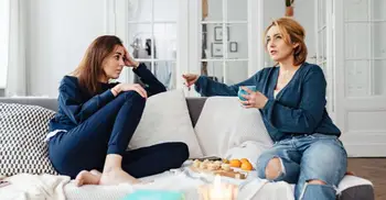 বারবার নিজের আচরণ ব্যাখ্যা করা কীসের লক্ষণ?