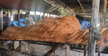 নওগাঁয় ৪ সেমাই কারখানাকে জরিমানা