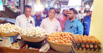 ফরিদপুরে ডিমের বাজারে অভিযান