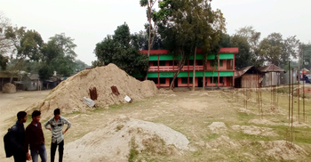 স্কুলমাঠে মাটির স্তূপ, বছরজুড়ে বন্ধ খেলাধুলা