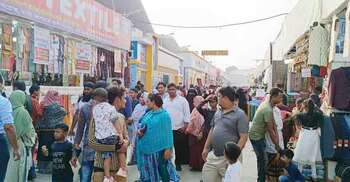 ছুটির দিনে লোকারণ্য বাণিজ্যমেলা