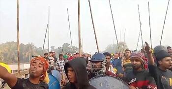 ফরিদপুরে দুই গ্রামবাসীর সংঘর্ষ, পুলিশসহ আহত অর্ধশতাধিক