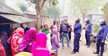 পুলিশ পরিচয়ে ঘরে ঢুকে বিএনপি নেতাকে কুপিয়ে হত্যায় গ্রেফতার ২