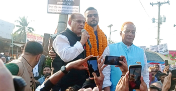 মাঝে মাঝে মনে হয় গলায় রশি দিয়ে মরে যাই