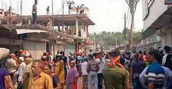 ফুটবল খেলা মাইকিং নিয়ে ৪ গ্রামবাসীর মধ্যে দফায় দফায় সংঘর্ষ, আহত শতাধিক