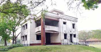 ১৫ বছর ধরে অকেজো ৩৭ লাখ টাকার ভবন