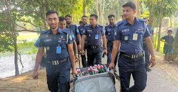 ফরিদপুরে মহাসড়কের পাশ থেকে লাগেজভর্তি পেট্রলবোমা উদ্ধার