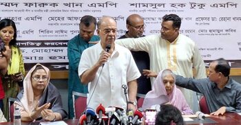 আন্দোলন করে শিক্ষাজীবন এভাবে নষ্ট করা যাবে না: বিমানমন্ত্রী