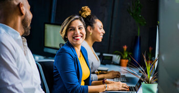 অফিসে যৌন হয়রানি কী, শিকার হলে যা করবেন