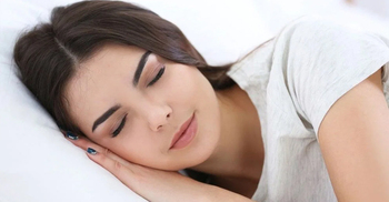 9 effective tips to sleep well during your periods