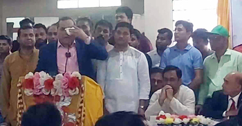 দলীয় মনোনয়ন না পেয়ে কাঁদলেন-কাঁদালেন আওয়ামী লীগ নেতা