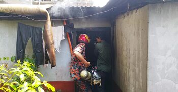 ফেনীতে বহুতল ভবনে আগুন