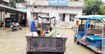 ফেনীতে এখনো কমেনি দুর্ভোগ