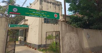 আবর্জনায় ভরা ফেনী বিসিক শিল্পনগরী, কর্তৃপক্ষ বলছে বাজেট কম