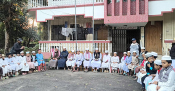 ফেনীজুড়ে দোয়া-কোরআন খতম, ঢাকার পথে হাজারো মানুষ