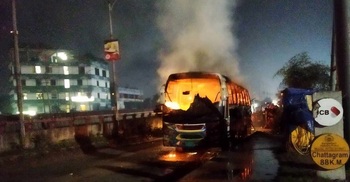 ফেনীতে আওয়ামী লীগ নেতার বাসে আগুন দেওয়ার ঘটনায় মামলা